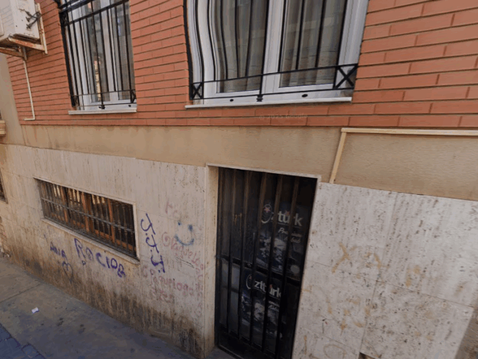 Piso okupado en Almería