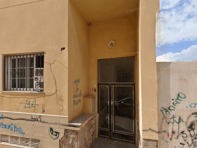 Piso okupado en Almería