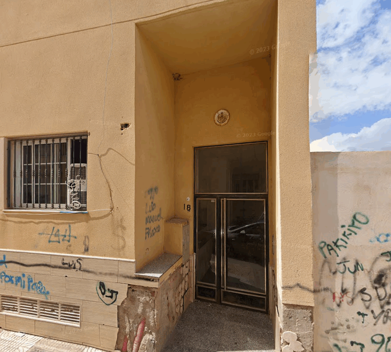 Piso okupado en Almería