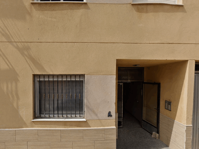 Piso okupado en Almería