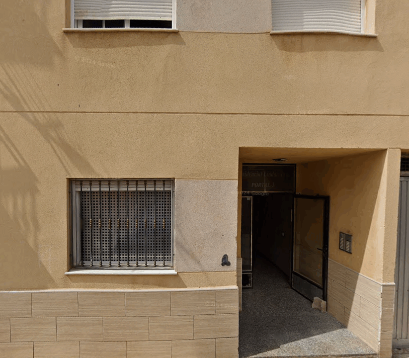 Piso okupado en Almería