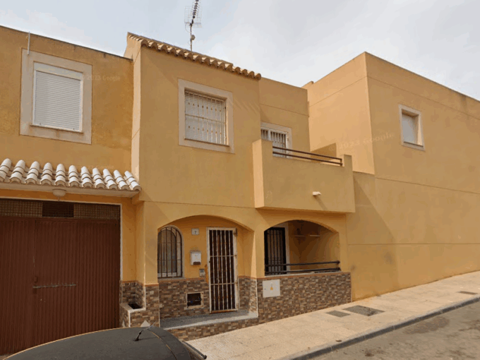 Casa okupada en Almería