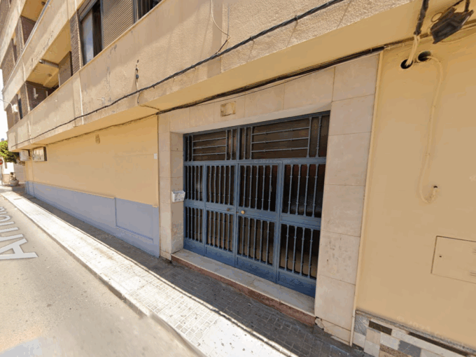 Piso okupado en Almería