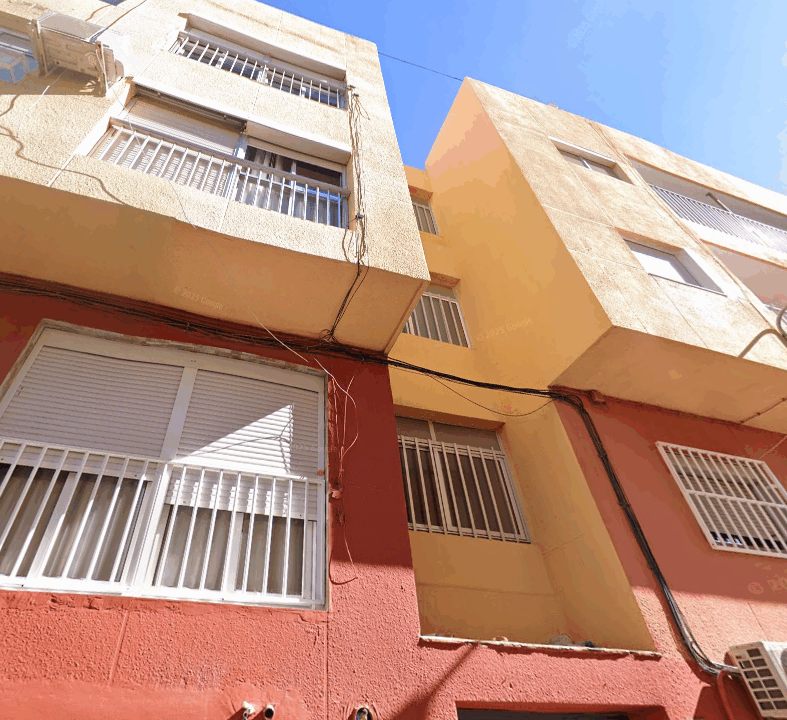 Piso okupado en Almería