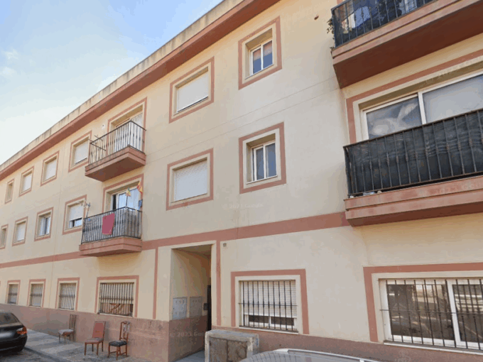 Piso okupado en Almería