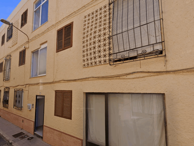 Piso okupado en Almería