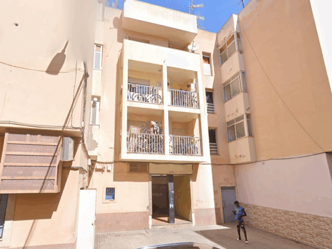 Piso okupado en Almería
