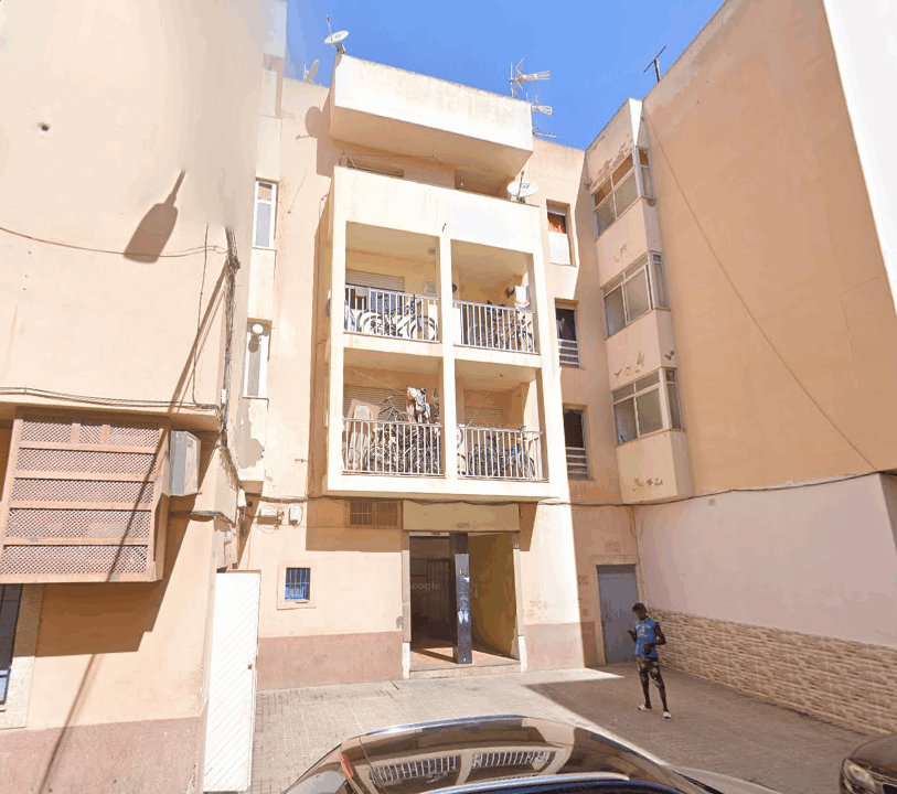 Piso okupado en Almería
